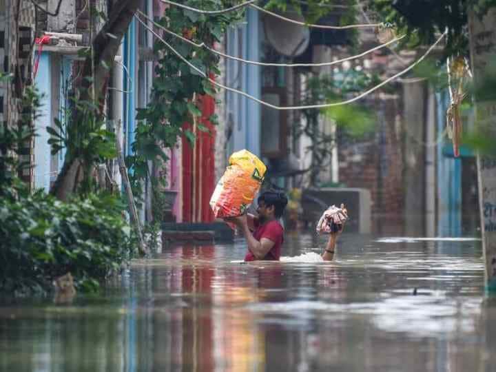 IMD Alert: देशभर में कुदरत का कहर, बाढ़ से जूझती दिल्ली को राहत नहीं, राजस्थान में पारा 40 पार, पढ़ें मौसम अपडेट