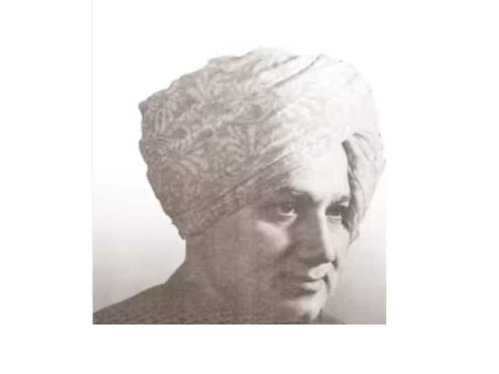 नारायण श्रीपाद राजहंस यांचा जन्म 26 जून 1888 रोजी झाला. 1905 साली किर्लोस्कर नाटक मंडलीच्या शाकुंतल नाटकातून त्यांनी रंगभूमीवर प्रवेश केला.