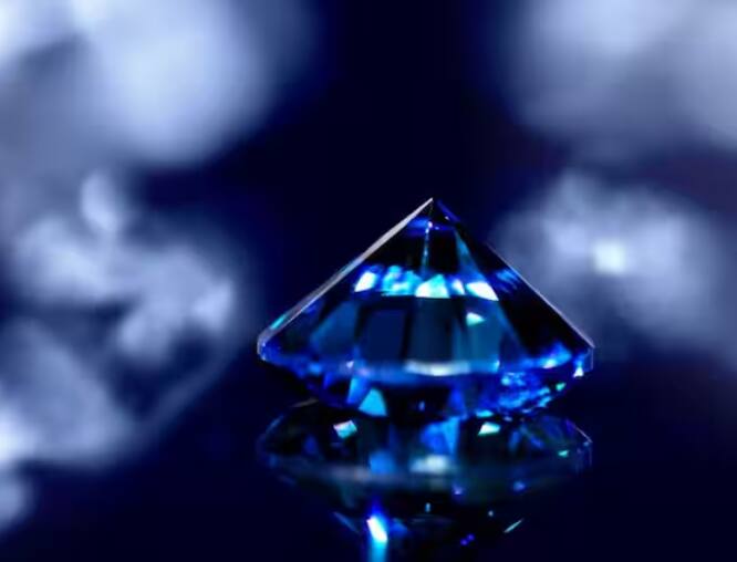 The whole world is after this blue diamond, the price is about 400 crores ਇਸ ਨੀਲੇ ਹੀਰੇ ਦੇ ਪਿੱਛੇ ਪਈ ਹੈ ਪੂਰੀ ਦੁਨੀਆ, ਕੀਮਤ ਲਗਪਗ 400 ਕਰੋੜ ਰੁਪਏ