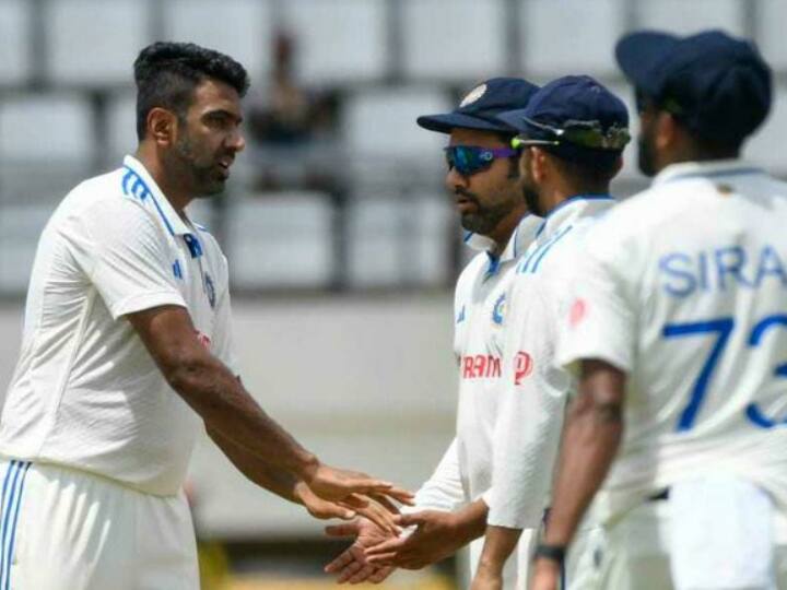 ind vs wi indian spinner r ashwin took 12 wickets in 1st test and broke muttiah muralitharan record know details  IND vs WI: વેસ્ટઈન્ડિઝ સામે ટેસ્ટમાં 12 વિકેટ લઈ અશ્વિને રચ્યો ઈતિહાસ, આ દિગ્ગજ ખેલાડીને પાછળ છોડ્યો