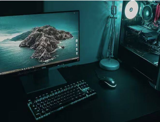 ਆਪਣੇ ਲੈਪਟਾਪ 'ਤੇ ਸਟਾਰਟਅੱਪ 'ਤੇ ਚੱਲ ਰਹੇ ਬੇਲੋੜੇ ਪ੍ਰੋਗਰਾਮਾਂ ਦੀ ਗਿਣਤੀ ਨੂੰ ਘਟਾਉਣ ਲਈ ਟਾਸਕ ਮੈਨੇਜਰ ਜਾਂ ਸਿਸਟਮ ਕੌਂਫਿਗਰੇਸ਼ਨ ਉਪਯੋਗਤਾ ਦੀ ਵਰਤੋਂ ਕਰੋ। ਇਸ ਨਾਲ ਲੈਪਟਾਪ ਦੇ ਬੂਟ ਅਤੇ ਪਰਫਾਰਮੈਂਸ ਟਾਈਮ ਨੂੰ ਘੱਟ ਕੀਤਾ ਜਾ ਸਕਦਾ ਹੈ। ਜੇਕਰ ਤੁਹਾਡੇ ਲੈਪਟਾਪ ਵਿੱਚ ਅੱਪਗਰੇਡਾਂ ਦੀ ਸੰਭਾਵਨਾ ਹੈ, ਜਿਵੇਂ ਕਿ ਵਧੇਰੇ RAM ਜਾਂ SSD ਦੀ ਵਰਤੋਂ ਕਰਨਾ, ਤਾਂ ਇਹ ਤੁਹਾਡੇ ਲੈਪਟਾਪ ਦੀ ਕਾਰਗੁਜ਼ਾਰੀ ਵਿੱਚ ਮਦਦ ਕਰ ਸਕਦਾ ਹੈ।