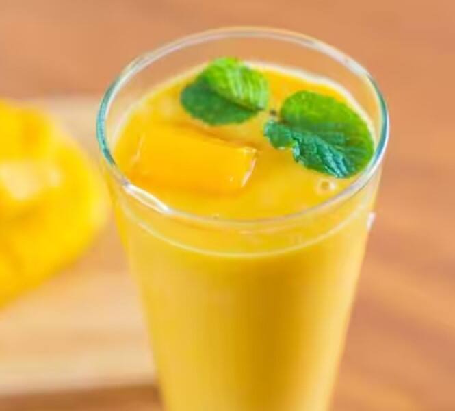 ਮੈਂਗੋ ਓਟਸ ਸਮੂਦੀ ਬਾਊਲ ਨੂੰ ਕੁਝ ਤਾਜ਼ੇ ਅੰਬਾਂ, ਦਹੀਂ, ਓਟਸ, ਸ਼ਹਿਦ, ਚੀਆ ਸੀਡਸ ਨਾਲ ਮਿੰਟਾਂ ਵਿੱਚ ਬਣਾਇਆ ਜਾ ਸਕਦਾ ਹੈ।