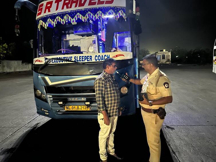 Solapur RTOs watch on drunken travel drivers inspection and actions are taken Solapur: मद्यपी ट्रॅव्हल्स चालकांवर सोलापूर आरटीओचा वॉच; जिल्ह्यात ठिकठिकाणी तपासणी आणि कारवाई