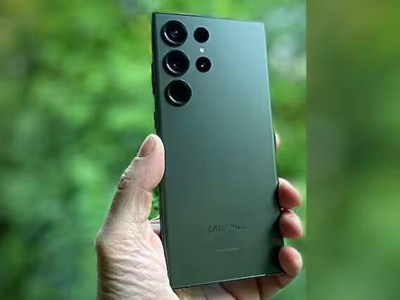 Samsung Galaxy S23 Ultra: સ્માર્ટફોનની કિંમત 1,24,999 રૂપિયાથી શરૂ થાય છે. ફોનમાં 200 MP કેમેરા અને 100x ઝૂમ સપોર્ટ છે. આ એક પાવરફુલ એન્ડ્રોઇડ ફોન છે. આ ફોનમાં કંપની 4 વર્ષ માટે OS અપડેટ્સ અને 5 વર્ષ માટે સિક્યૉરિટી અપડેટ્સ આપશે.