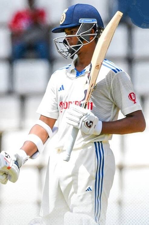 সব মিলিয়ে ষষ্ঠ ভারতীয় হিসাবে বিদেশের মাটিতে টেস্ট অভিষেকে সেঞ্চুরি করলেন যশস্বী। - বিসিসিআই