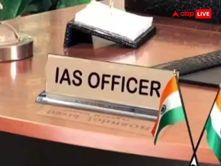 UP IAS Transfer List major administrative reshuffle in UP Yogi Adityanath government 8 IAS list UP IAS Transfer: यूपी में बड़ा प्रशासनिक फेरबदल, 8 IAS अधिकारियों का तबादला, देख ट्रांसफर लिस्ट