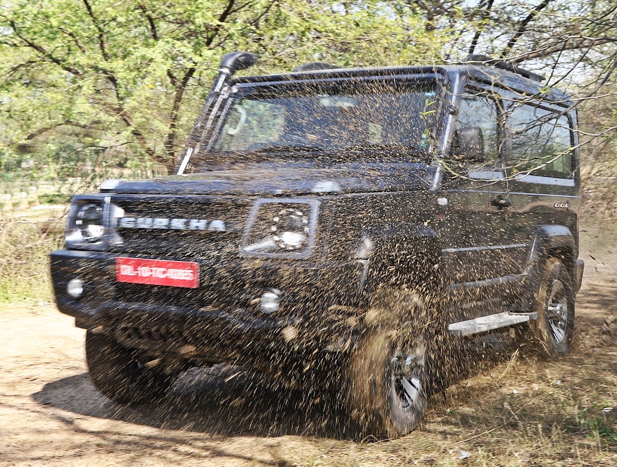 Best Water Wading Capacity SUVs: हाई-वाटर वेडिंग कैपेसिटी के साथ आती हैं ये दमदार SUVs, थार से लेकर डिफेंडर तक हैं शामिल