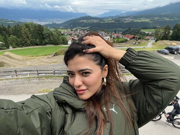 రీసెంట్ గా ‘రంగ రంగ వైభవంగా’ సినిమాలో నటించింది.