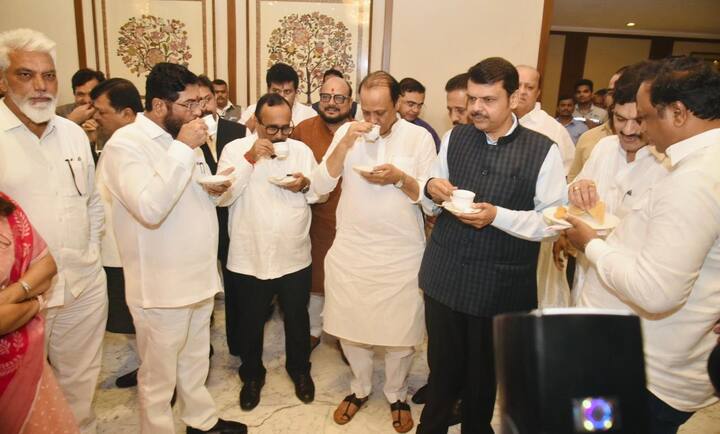 दादा, भुसे, चंद्रकांत पाटील, आशिष शेलार यांच्यासह इतर नेते उपस्थित होते.