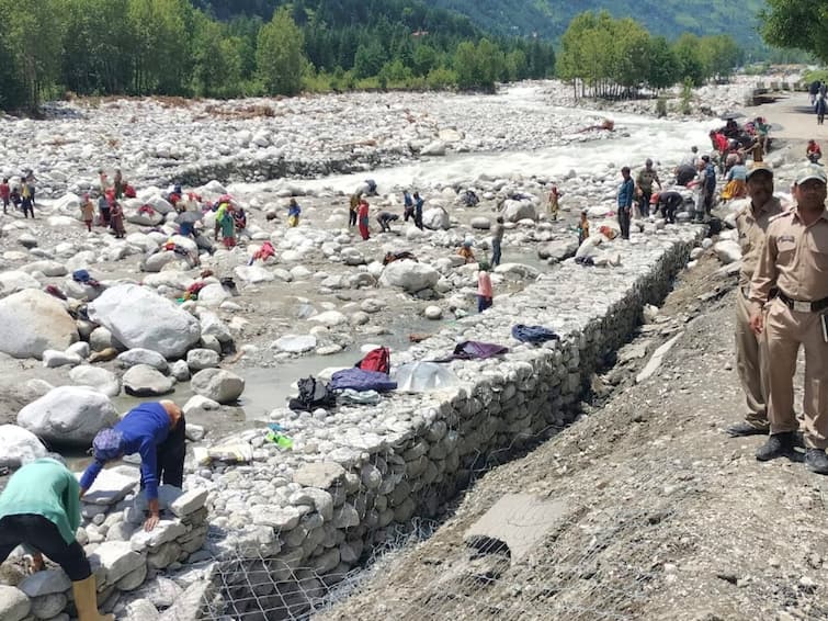 Evacuation Underway In Himachal Amid Flashflood Warning, Orange Alert In Odisha, Waters Recede In Delhi & Punjab Updates Himachal At Flash Flood Risk, Orange Alert In Odisha. Waters Recede In Delhi, Punjab, Haryana — Updates