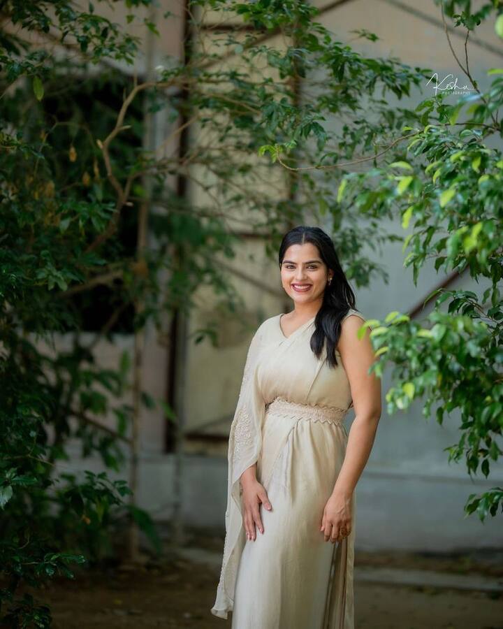 తాజాగా నటించిన ‘బలగం‘ మంచి పేరు తెచ్చింది. Photo Credit: Kavya Kalyanram/Instagram