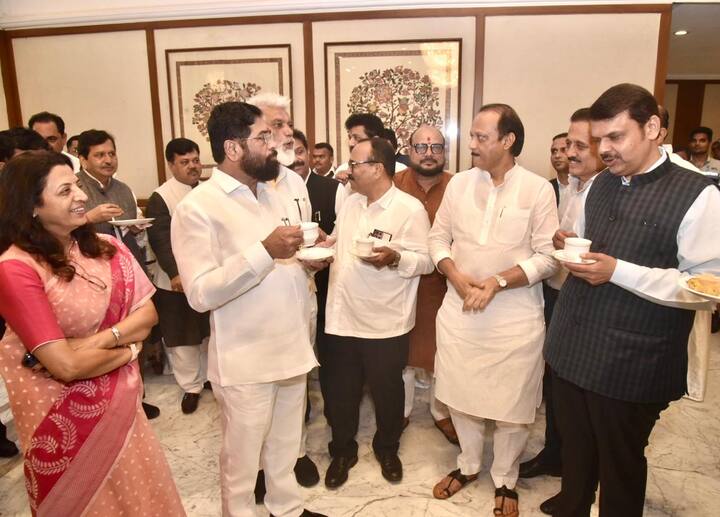 अजित पवार  यांनी बंड पुकारल्यानंतरचे पहिलेच अधिवेशन होत आहे. अजित पवार यांचा गट आल्यानंतत सत्ताधाऱ्यांची संख्या वाढली असून, विरोधकाची संख्या कमी झाली आहे. त्यामुळे विरोधक सत्ताधाऱ्यांचा सामना कसा करणार हे पाहणं महत्वाचे ठरणार आहे.