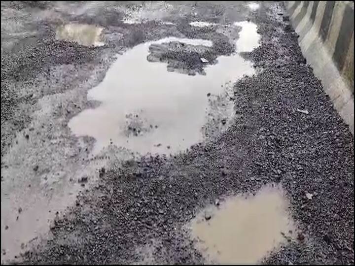 गुजरात सीमेपासून मुंबईपर्यंत चारोटी, खानिवडे आणि दहिसर अशा तीन ठिकाणी मोठ्या प्रमाणावर टोल वसुली केली जाते.