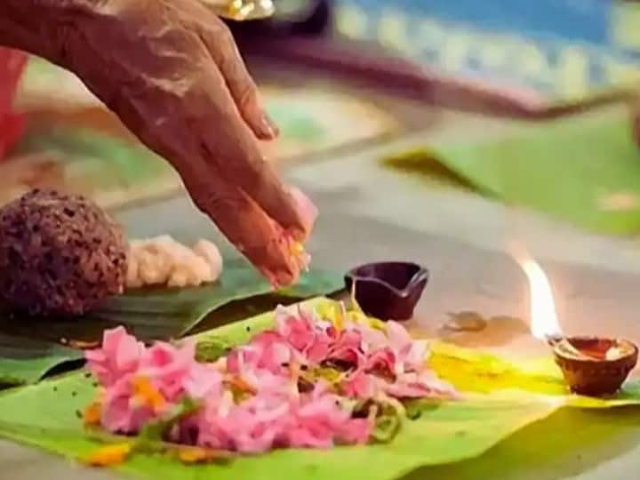 Aadi Amavasai 2023 Tharpanam procedure How to Perform Amavasya Tharpanam All You Need To Know Aadi Amavasai Tharpanam: ஆடி அமாவாசையில் முன்னோர்களுக்கு தர்ப்பணம் அளிப்பது எப்படி? முழு விவரம் உள்ளே..!