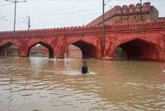 Rain : उत्तर भारतात पुरामुळं जनजीवन विस्कळीत, पाहा फोटो