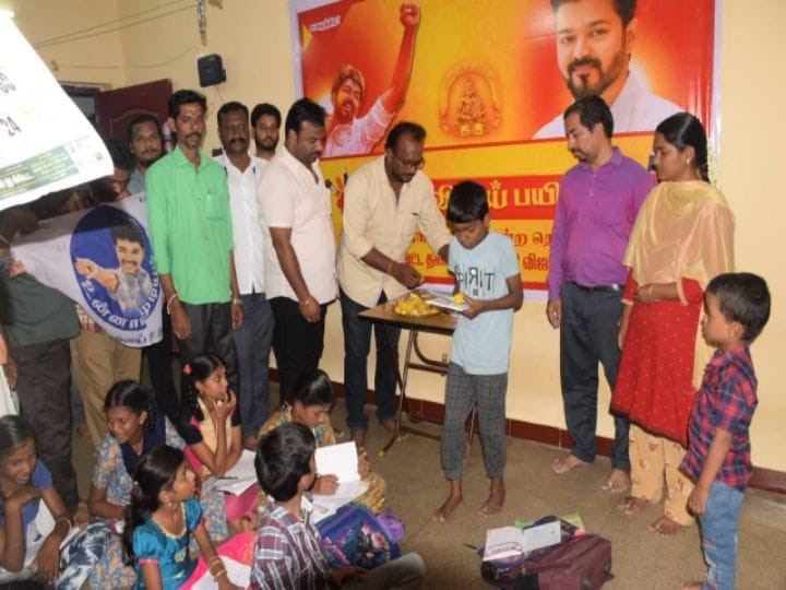 Trichy: கைகாட்டிய தளபதி.. தலையசைத்த விஜய்மக்கள் இயக்கம்.. பிரம்மாண்டமாக தொடங்கப்பட்ட இரவு பாடசாலை!