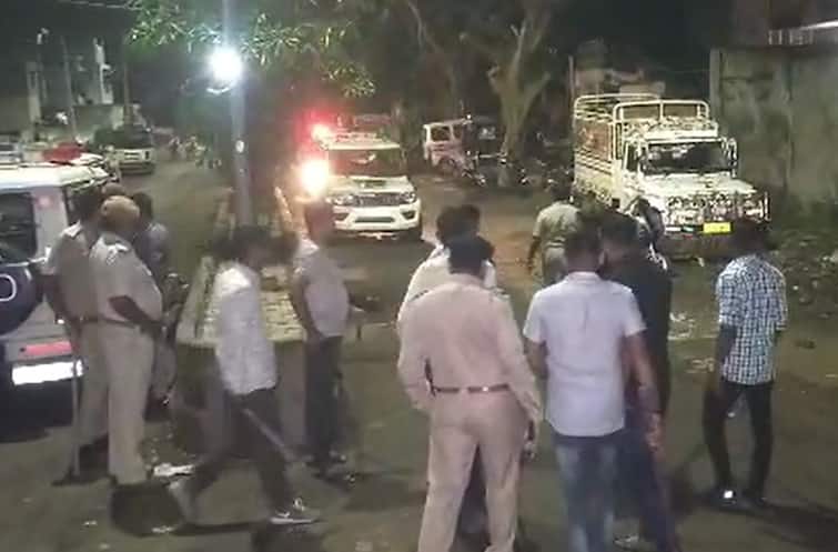 Group Clash: dangerous Group Clash incident in bhavnagar in last mid night Group Clash: જુગાર રમતાં જુગારીઓ લડ્યા, પહેલા પથ્થરમારો થયો ને પછી બે જૂથો હથિયારો લઇને આવી ગયા સામ સામે, 15 ઘાયલ