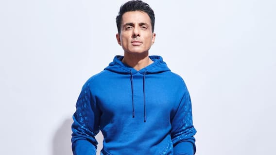 Sonu Sood: কাজের সময় ধূমপান... হঠাৎ হাজির হয়ে সব কেড়ে নিলেন সোনু সুদ!