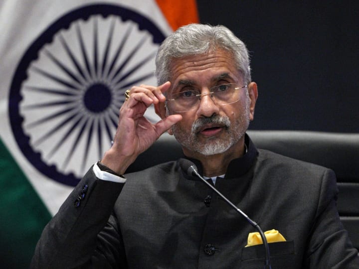 S jaishankar in Jakarta raise khalistan issue with canada Foreign minister melanie joly also met china wang yi S Jaishankar In Jakarta: 'हिंसा भड़काने वालों से निपटने की जरूरत', खालिस्तान समर्थकों के प्रोटेस्ट पर जयशंकर की कनाडा को दो टूक