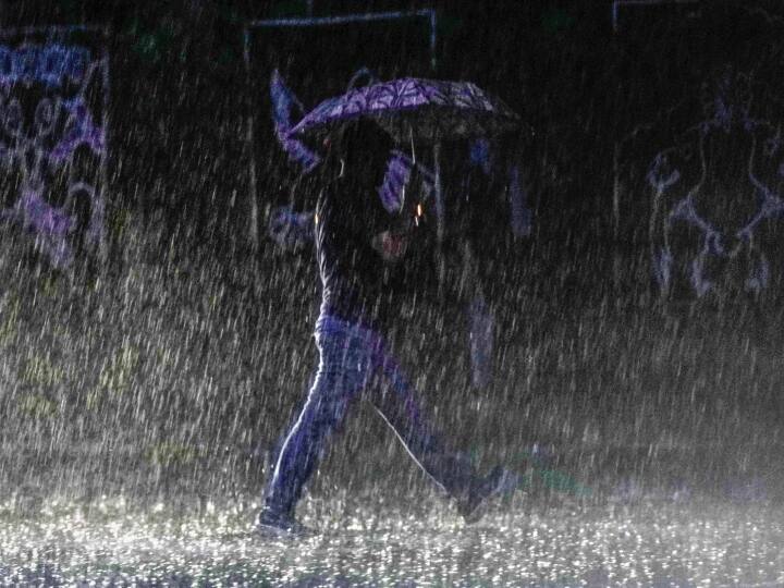 weather update today 16 july 2023 imd forecast rain alert Madhya Pradesh bhopal indore Jabalpur ke mausam ANN MP Weather Today: मानसून ने MP में पकड़ा जोर, कही भारी तो कहीं अति भारी बारिश का दौर, इन जिलों के लिए IMD का अलर्ट