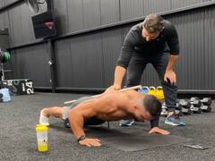 OMG! 1 घंटे में 3,249 पुशअप्स लगाकर बना डाला रिकॉर्ड, स्पीड इतनी की सन्न रह जाएंगे आप