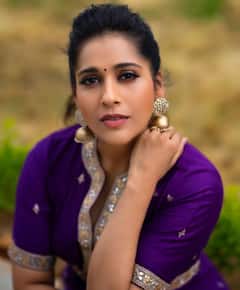 Rashmi Gautam Latest Pics : టాప్ టు బాటమ్ - ఫుల్ ట్రెడిషనల్‌గా రష్మీ గౌతమ్