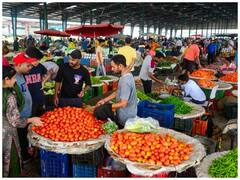 अजब गजब: 5 टमाटरों के लिए महिला को जाना पड़ा थाने, फिर 700 रुपये में हुआ राजीनामा