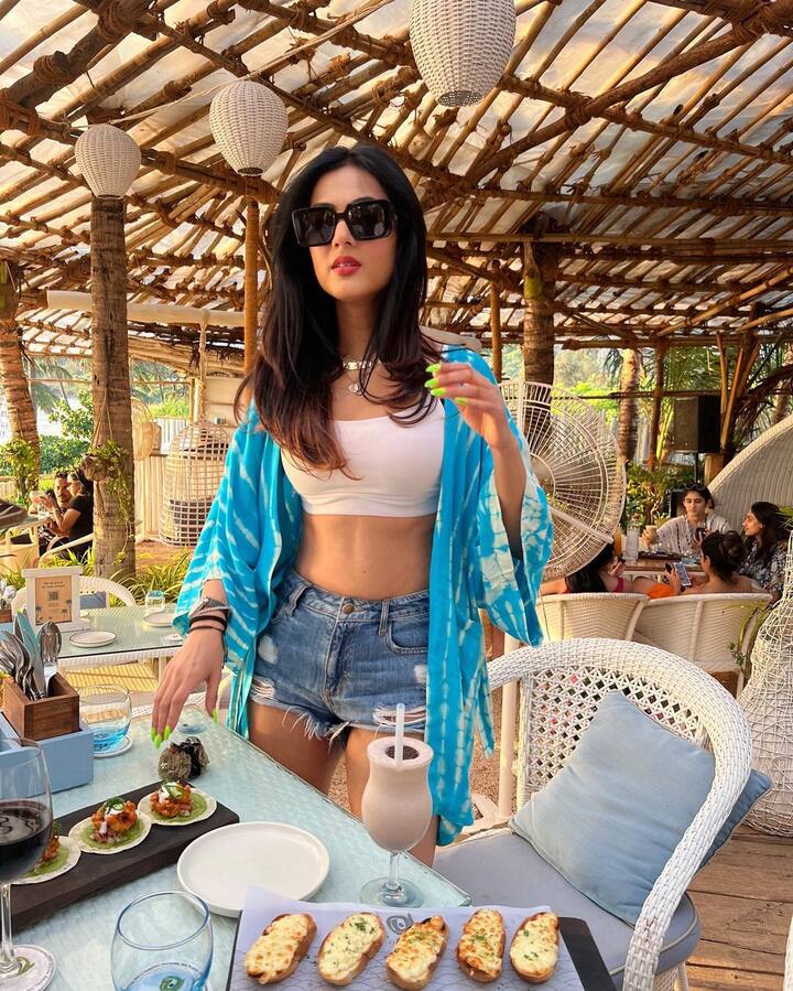 సోనాల్ చౌహాన్ (Image credit: Sonal Chauhan/Instagram)