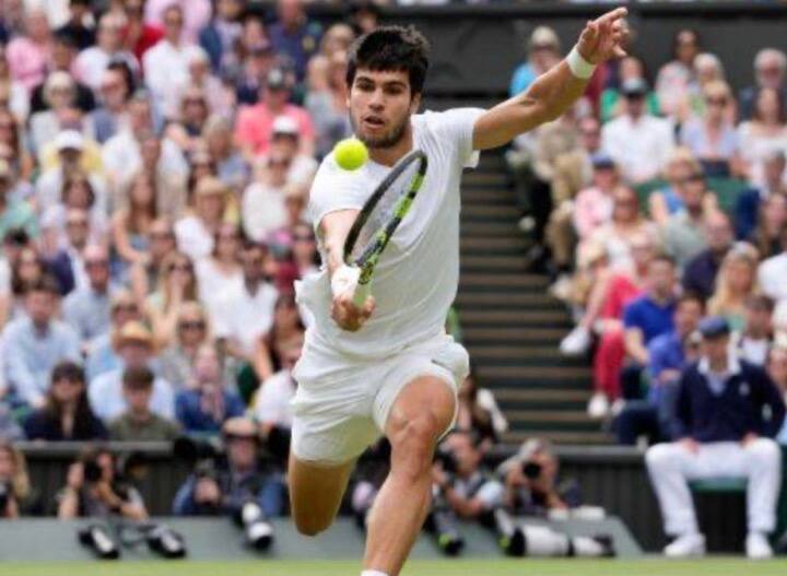 Wimbledon 2023 Final Winner Carlos Alcaraz defeats Novak Djokovic to win his first Wimbledon title 20 वर्षीय कार्लोस अल्कारेज विम्बल्डनचा बादशाह, जोकोविचचा पराभव करत जिंकले दुसरे ग्रँड स्लॅम