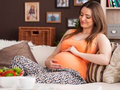 डिलीवरी के लिए जा रही हैं हॉस्पिटल तो इन चीजों को बैग में ना रखना भूलें