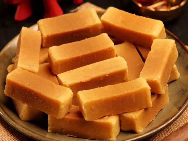 Indian Sweets Mysore Pak, Kulfi Falooda Shine Among World's Best Street Food Sweets See Full List Indian Sweets: বিশ্বসেরা 'স্ট্রিট ফুড' মিষ্টির তালিকায় স্থান পেল ভারতীয় 'মাইসোর পাক', 'কুলফি', রইল পুরো তালিকা