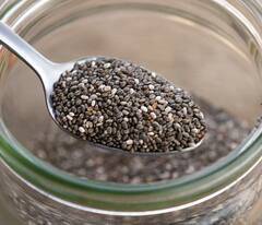 ਸਕੀਨ ਗਲੋ ਤੋਂ ਲੈ ਕੇ ਭਾਰ ਘਟਾਉਣ ਤੱਕ, ਖਾਲੀ ਪੇਟ ਚੀਆ ਸੀਡਸ ਦਾ ਪਾਣੀ ਪੀਣ ਨਾਲ ਮਿਲਣਗੇ ਹੈਰਾਨੀਜਨਕ ਫਾਇਦੇ