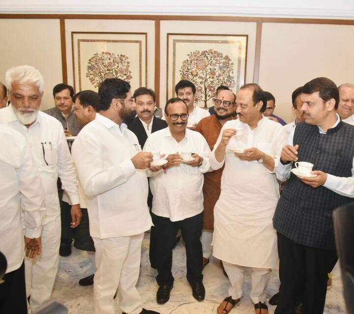 विरोधकांनी मात्र चहापान कार्यक्रमावर बहिष्कार केला.