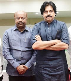 Panchakarla Ramesh Joins Janasena : పవన్ కళ్యాణ్ ను కలిసిన విశాఖ జిల్లా వైసీపీ మాజీ అధ్యక్షుడు | ABP