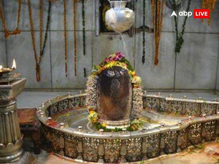 Lord Shiva: भोलेनाथ की पूजा के लिए सावन का महीना सबसे अच्छा माना जाता है. ऐसी मान्यता है कि सावन के सोमवार के दिन भोलेनाथ भक्तों पर अपनी खास कृपा बरसाते हैं.