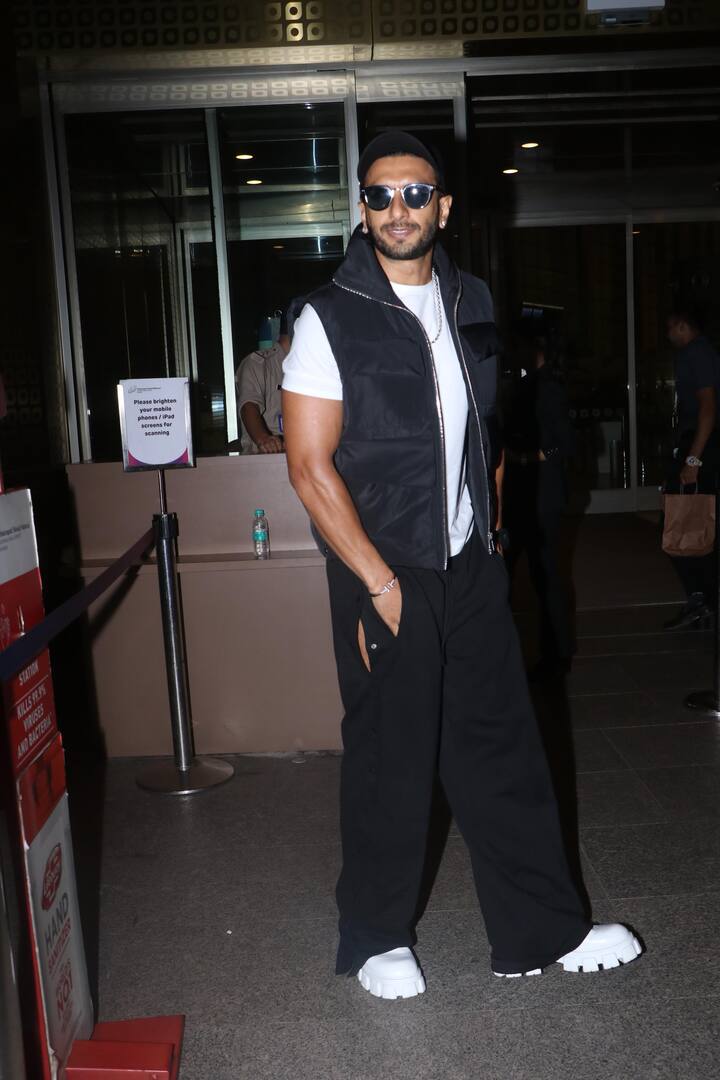 बता दें कि रणवीर और आलिया इससे पहले गली बॉय में भी साथ नजर आ चुके हैं. वहीं इस जोड़ी की रोमांटिक ड्रामा फिल्म रॉकी और रानी की प्रेम कहानी 28 जुलाई को सिनेमाघरों में रिलीज होगी.