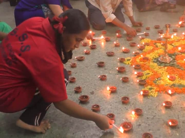 आषाढ अमावस्येच्या दुसऱ्या दिवसापासून श्रावण महिन्यास सुरुवात होते.