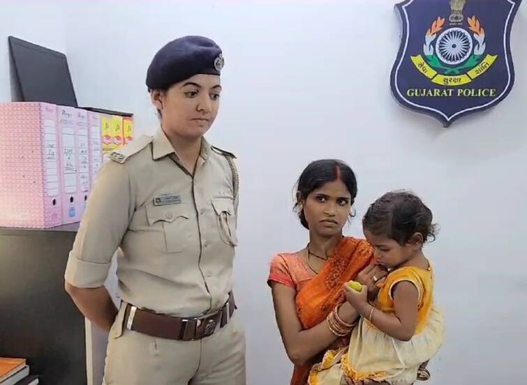 2 year old girl missing in Pandesara surat  Police found the girl Surat: સુરતમાં 2 વર્ષની બાળકી ગુમ, ગણતરીના કલાકોમાં શોધી પોલીસે પરિવાર સાથે મિલન કરાવ્યું