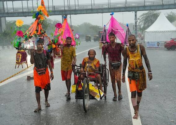ભક્તોમાં મહાદેવની ભક્તિનો એવો ઘેલછા છે કે તેમની ભક્તિ આગળ ભક્તોની વિકલાંગતા પણ નાની થઈ જાય છે.