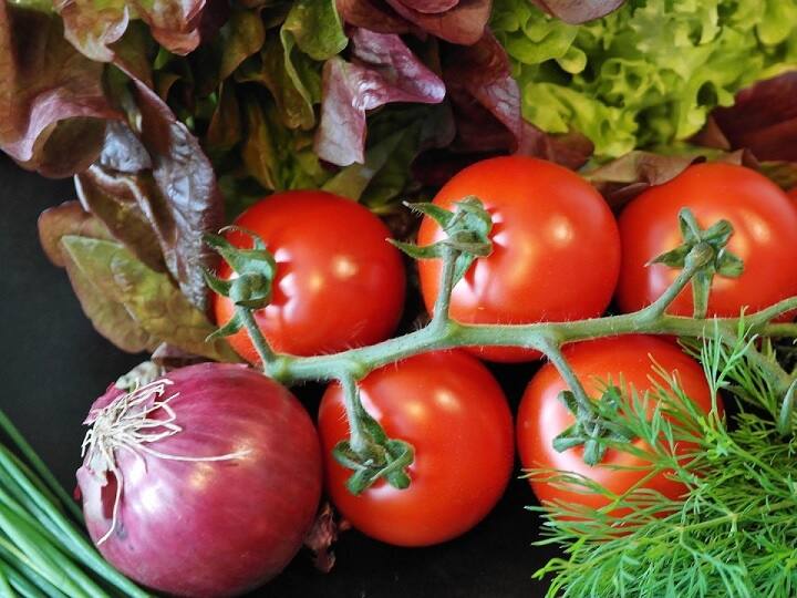 Govt buys around 3 lakh tones of onion to keep prices in check after tomato crisis Onion Prices: टमाटर के बाद अब प्याज की बारी, दाम काबू में रखने के लिए सरकार ने की तैयारी
