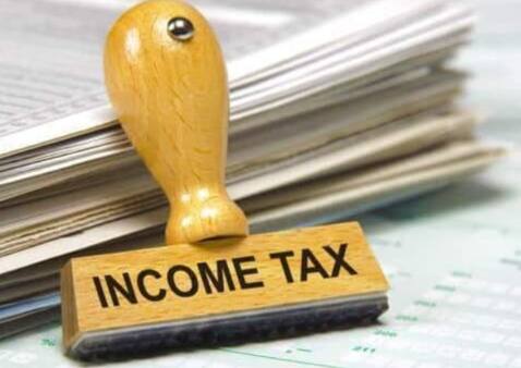 IT Returns last date 2023: ਇਸ ਵਾਰ ਆਮਦਨ ਕਰ ਦੀ ਰਿਟਰਨ ਦਾ ਸਮਾਂ ਨਹੀਂ ਵਧੇਗਾ। ਇਸ ਲਈ 31 ਜੁਲਾਈ ਤੱਕ ਹੀ ਆਮਦਨ ਕਰ ਦੀ ਰਿਟਰਨ ਭਰਨੀ ਪਏਗੀ। ਇਸ ਮਗਰੋਂ ਮੋਟਾ ਜੁਰਮਾਨਾ ਲੱਗ ਸਕਦਾ ਹੈ। ਆਮਦਨ ਕਰ ਵਿਭਾਗ ਨੇ ਇਸ ਸਬੰਧੀ ਸਖਤ ਸੰਕੇਤੇ ਦੇ ਦਿੱਤੇ ਹਨ। ਇਸ ਲਈ ਤਾਰੀਖ ਵਧਣ ਦੀ ਉਡੀਕ ਕਰਨ ਵਾਲਿਆਂ ਨੂੰ ਝਟਕਾ ਲੱਗਾ ਹੈ।