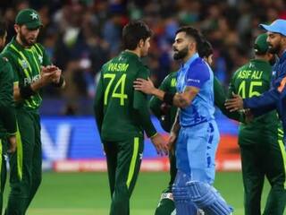 ਭਾਰਤ-ਪਾਕਿ ਮੈਚ ਲਈ ਪ੍ਰਸ਼ੰਸਕਾਂ 'ਚ ਜ਼ਬਰਦਸਤ ਕ੍ਰੇਜ਼, 25000 ਦੀ ਹੋਈ 3000 ਵਾਲੀ ਟਿਕਟ, ਫਲਾਈਟ ਦੇ ਕਿਰਾਏ 'ਚ ਹੋਇਆ 300 ਫੀਸਦੀ ਵਾਧਾ