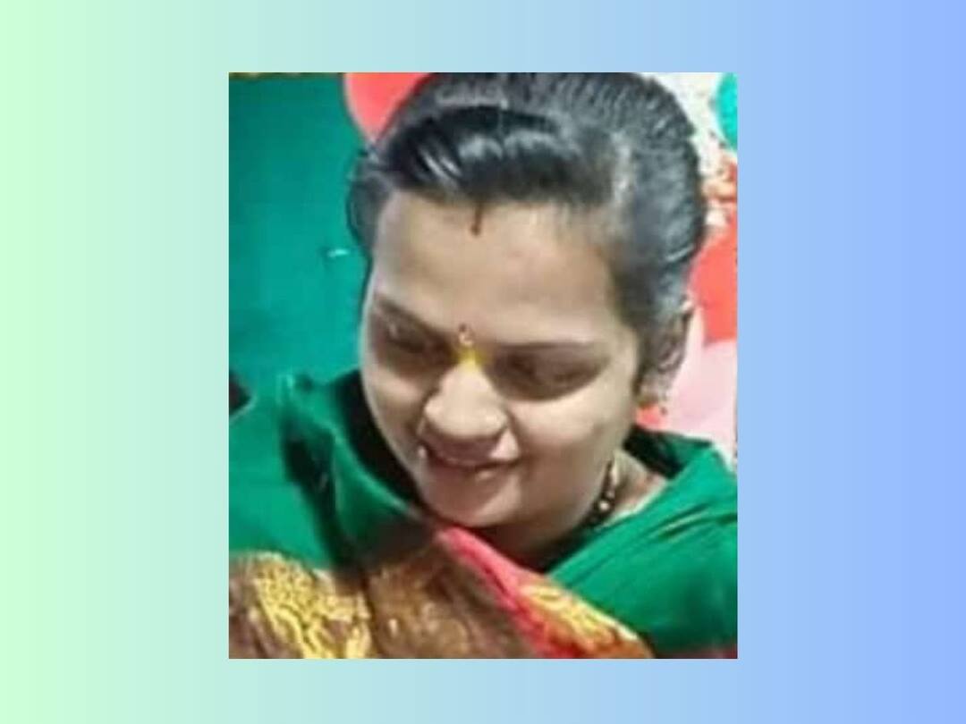 Kolhapur police the woman constable who took bribe in the SP office