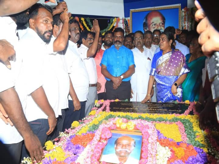 Thol Thirumavalavan participated in the unveiling ceremony of the Dalit Ezhilmalai statue held in Seyyur TNN தலித் ஏழுமலை அமைச்சர்.. பாமகவை பாராட்டுகிறோம் - திருமாவளவன்