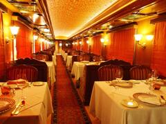 किसी चलते-फिरते महल से कम नहीं हैं भारत की ये रेलगाड़ियां, देखिए कौन-सी हैं देश की सबसे महंगी ट्रेनें