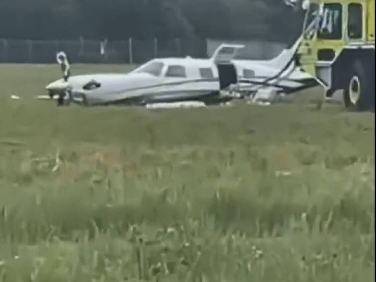 Aircraft crash lands after a passenger takes control of plane from unwell pilot Aircraft Landing : அமெரிக்காவில் விமானத்தை தன் கட்டுக்குள் கொண்டு வந்த பெண் பயணி.. அவசரமாக தரையிறக்க என்ன காரணம்?