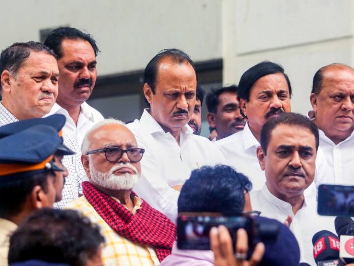 Maharashtra Politics Ajit Pawar Reached YB Chavan Centre to meet the party's president Sharad Pawar Maharashtra NCP Crisis: शरद पवार से लगातार दूसरे दिन मिले अजित पवार गुट के नेता, आखिर क्या है वजह?