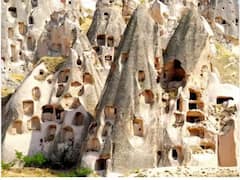 ਕਦੇ ਦੇਖੇ ਹਨ ਅਜਿਹੇ ਘਰ ? ਜਾਣ ਕੇ ਰਹਿ ਜਾਓਗੇ ਹੈਰਾਨ, ਇੱਕ ਤਾਂ ਜਵਾਲਾਮੁਖੀ ਦੀ ਸੁਆਹ ਨਾਲ ਬਣਿਆ