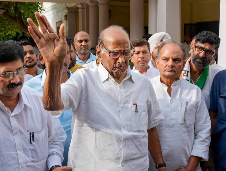 इस मुलाकात पर महाराष्ट्र के डिप्टी सीएम देवेंद्र फड़णवीस ने कहा था कि वर्षों से शरद पवार उनके नेता थे इसलिए वे उनसे मिलने गए होंगे, इसमें कोई बड़ी बात नहीं है. वहीं बीजेपी की मुंबई इकाई के अध्यक्ष आशीष शेलार ने कहा कि अजित पवार गुट अभी भी शरद पवार को अपना नेता मानता है. किसी वरिष्ठ नेता से मिलने में कुछ भी गलत नहीं है.