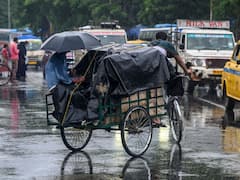 मुंबई के कुछ हिस्सों में भारी बारिश, जनजीवन अस्त-व्यस्त, इन इलाकों में येलो अलर्ट जारी